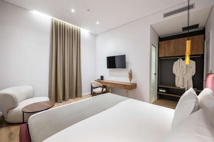 Room 28 of 189