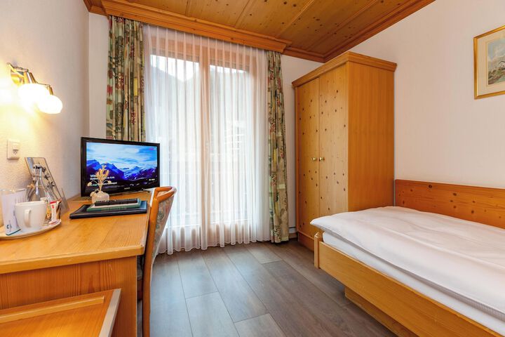 Room 48 of 111