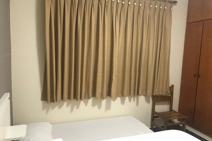 Room 6 of 19