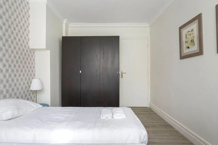 Room 3 of 5