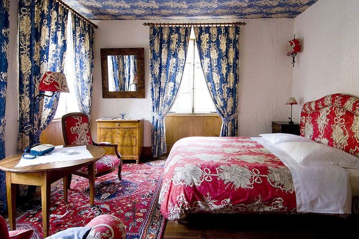 Room 4 of 11
