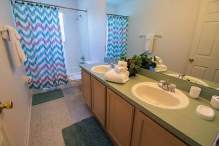 Room 27 of 29