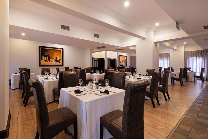 Dining 54 of 70