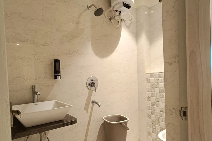 Room 13 of 14