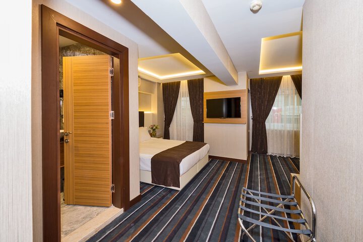 Room 27 of 45