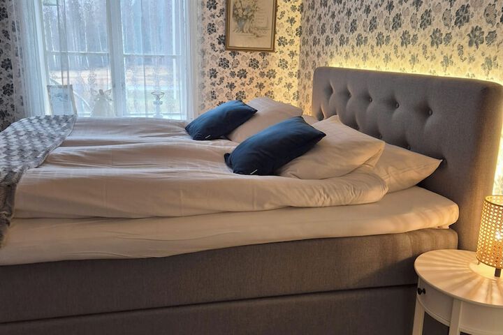 Room 4 of 50