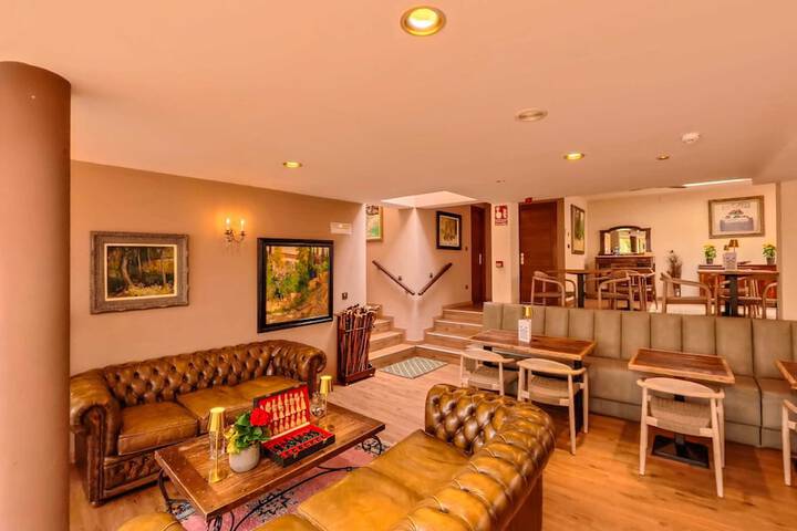 Hotel Interior 106 of 122