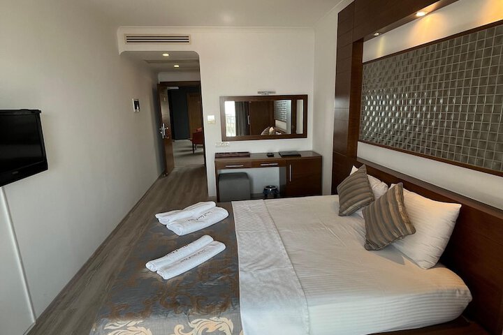 Room 9 of 40