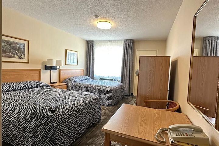 Room 8 of 15
