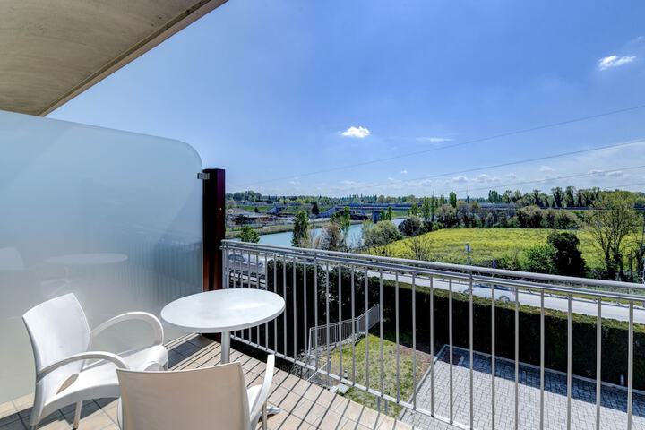 Terrace/Patio 43 of 101