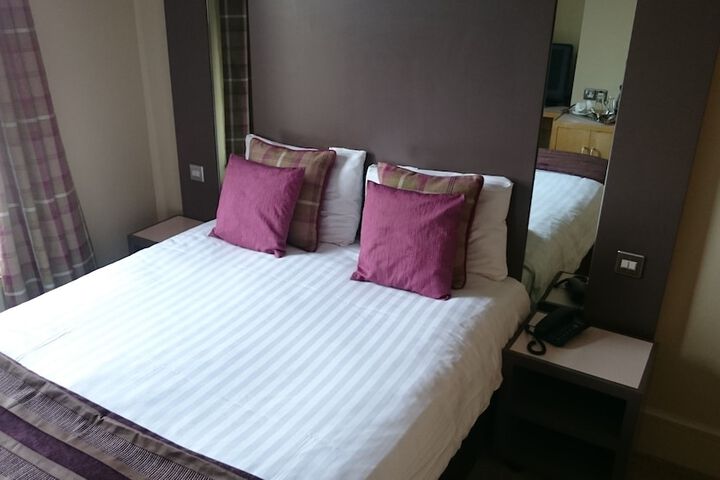 Room 10 of 53