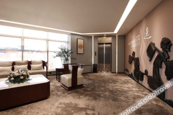 Hotel Interior 11 of 25