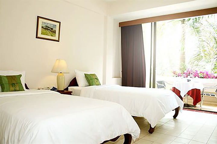 Room 9 of 46