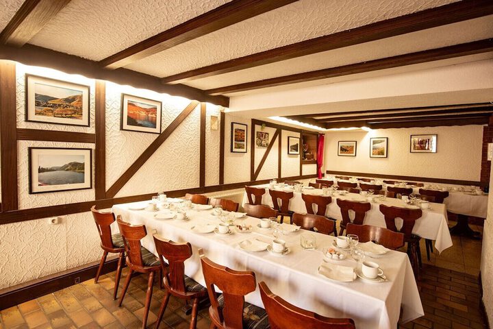Dining 6 of 10