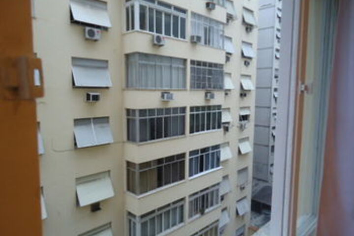 Room 10 of 14