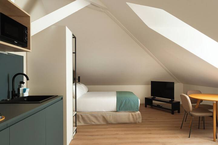 Room 22 of 53