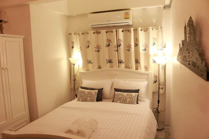 Room 13 of 37