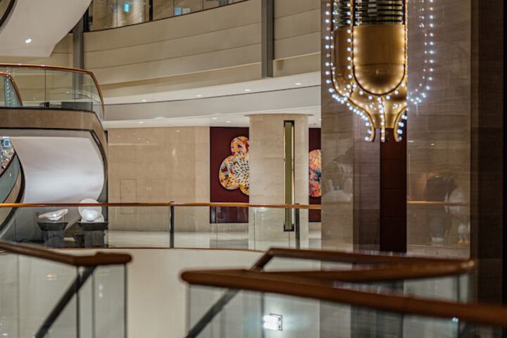 Entrance & Lobby