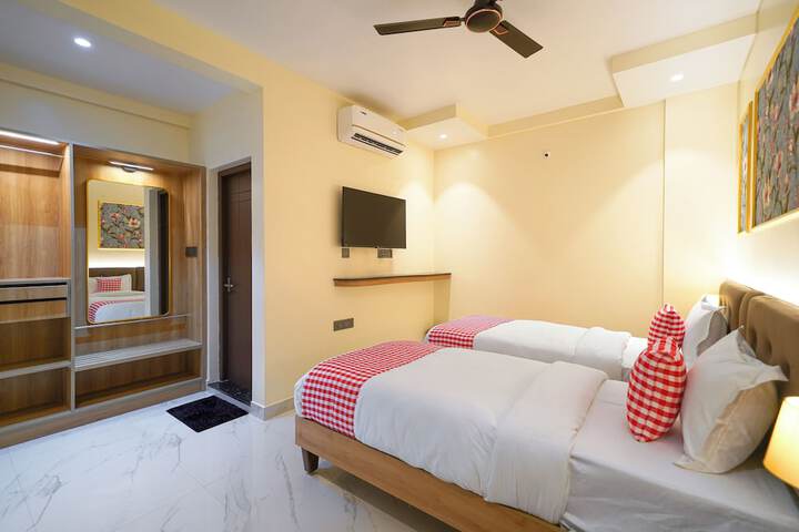 Room 12 of 23