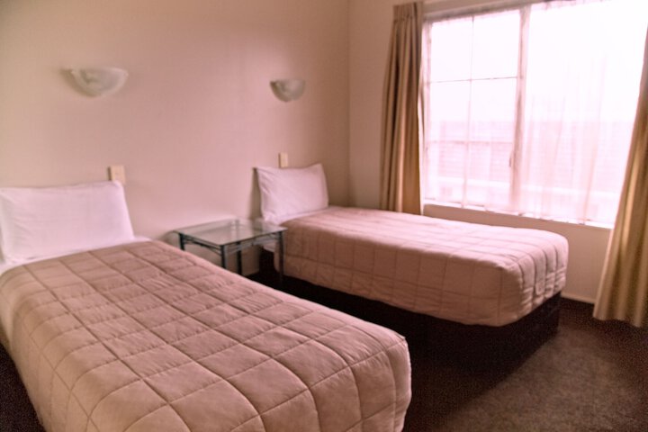 Room 12 of 36