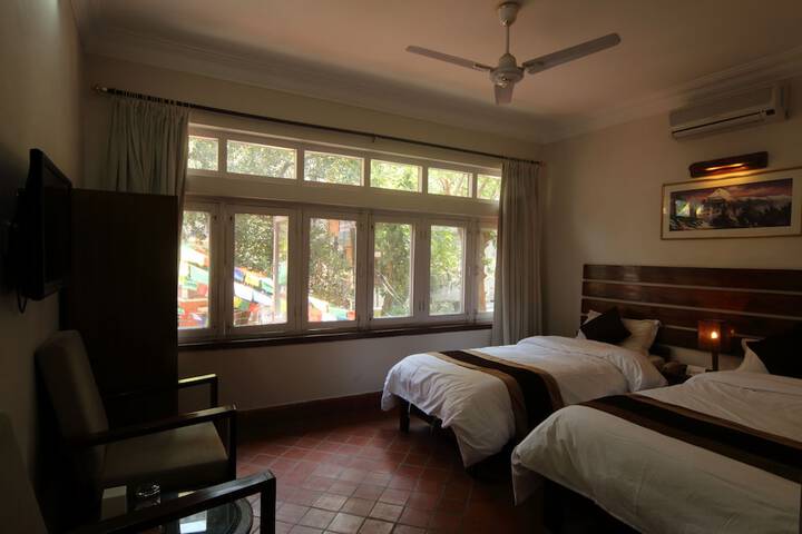 Room 4 of 43