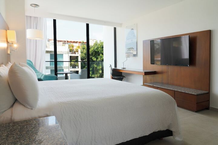 Room 28 of 114