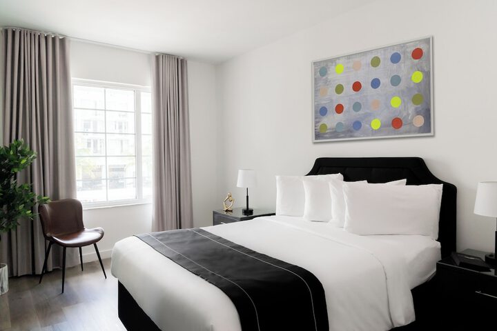 Deluxe Room 1 Queen Bed (13 of 13)