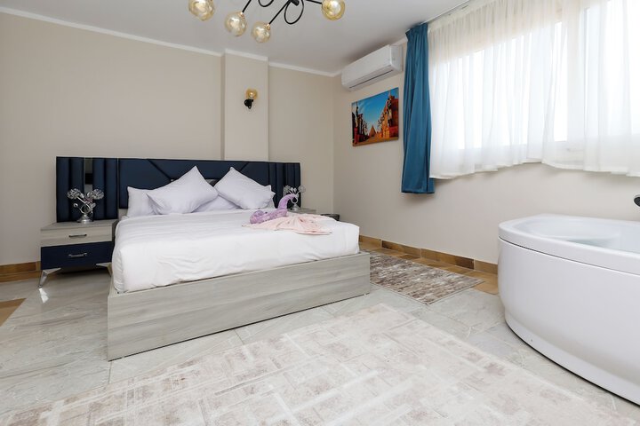 Room 6 of 34