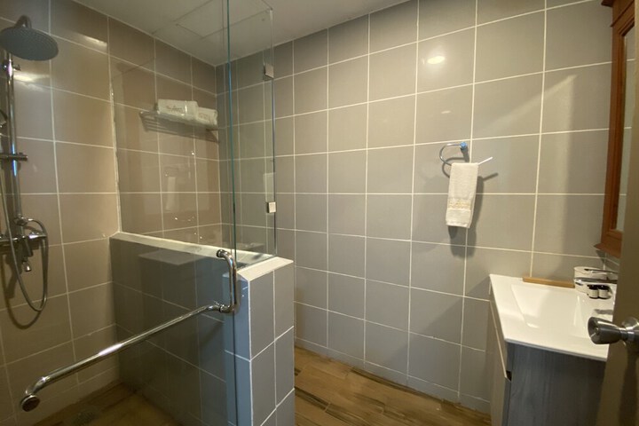 Room 30 of 58