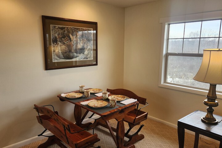 Room 4 of 16