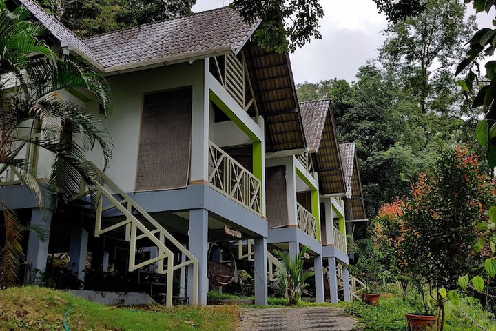 Hotel Exterior 51 of 64