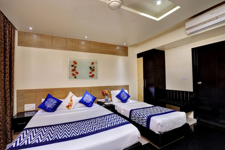 Room 12 of 28
