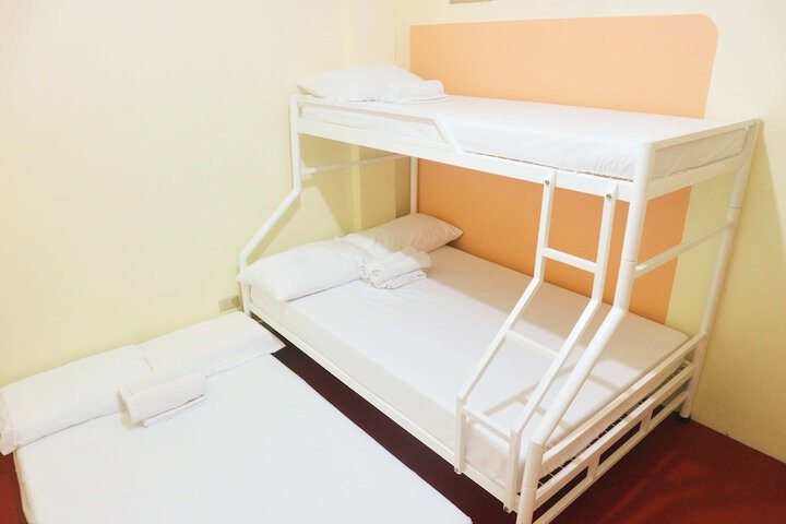 Room 32 of 70