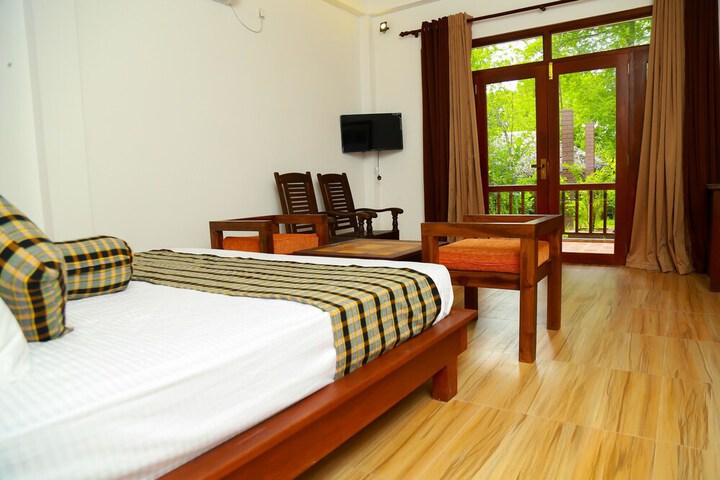 Room 4 of 42