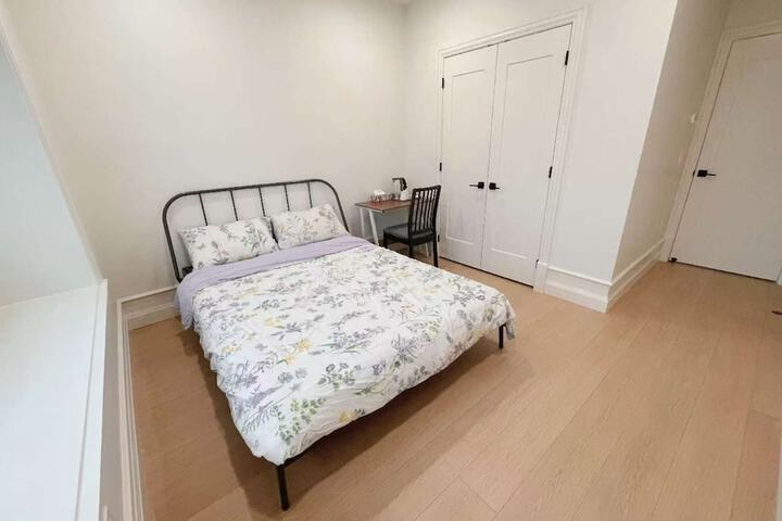 Room 8 of 17