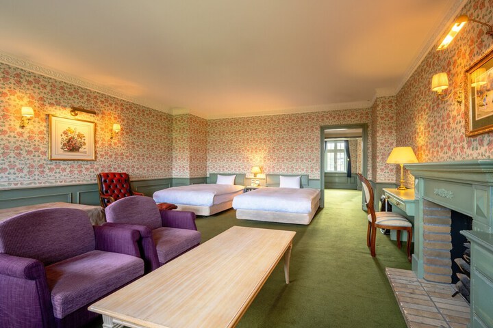 Room 37 of 87