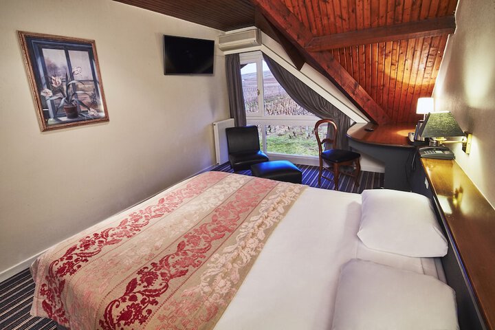 Room 6 of 91