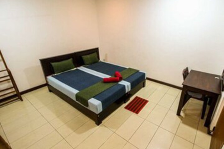 Room 16 of 16