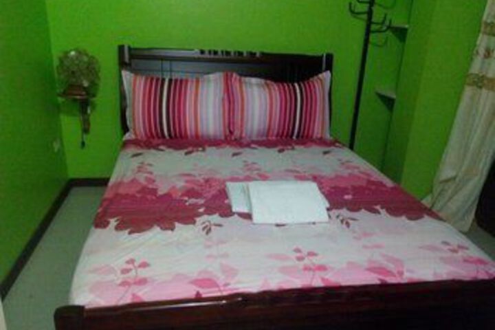 Room 11 of 30