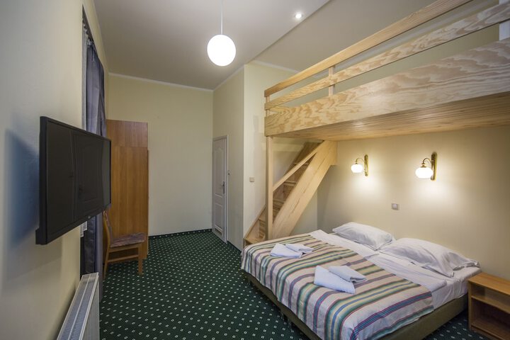 Room 13 of 61