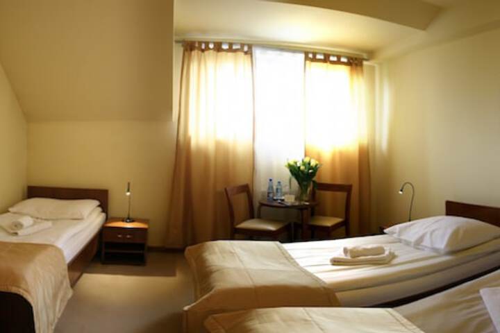 Room 3 of 25