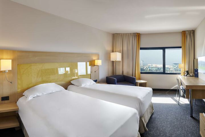 Room 16 of 116