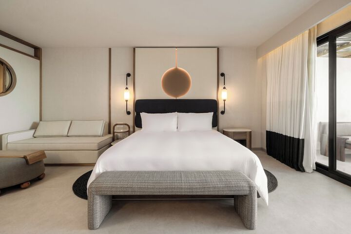 Room 10 of 62