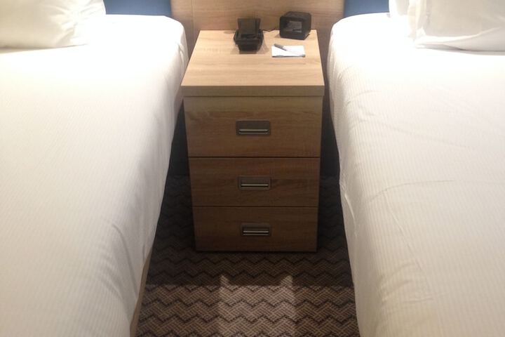 Room 16 of 41