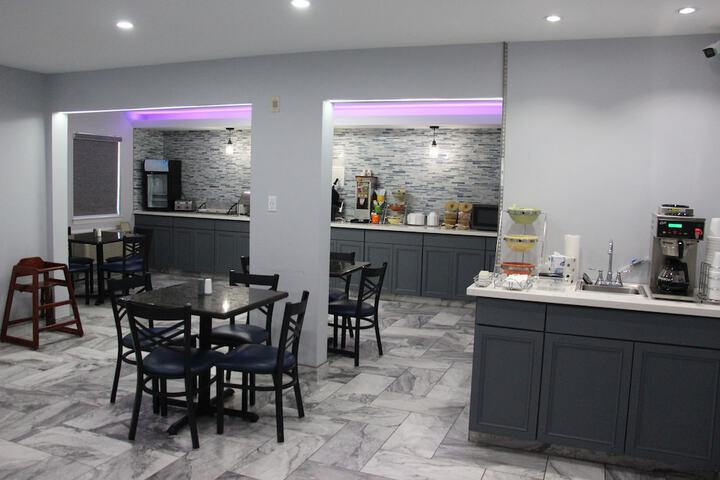 Breakfast area