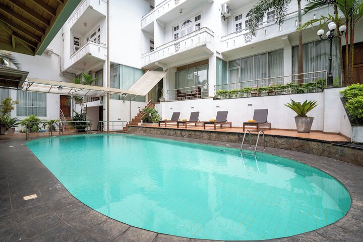 Pool 39 of 65