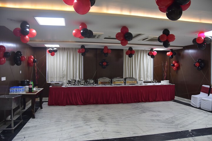 Ballroom/Hall 16 of 23