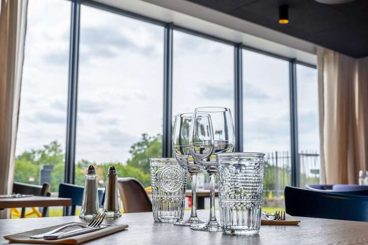 Dining 85 of 119