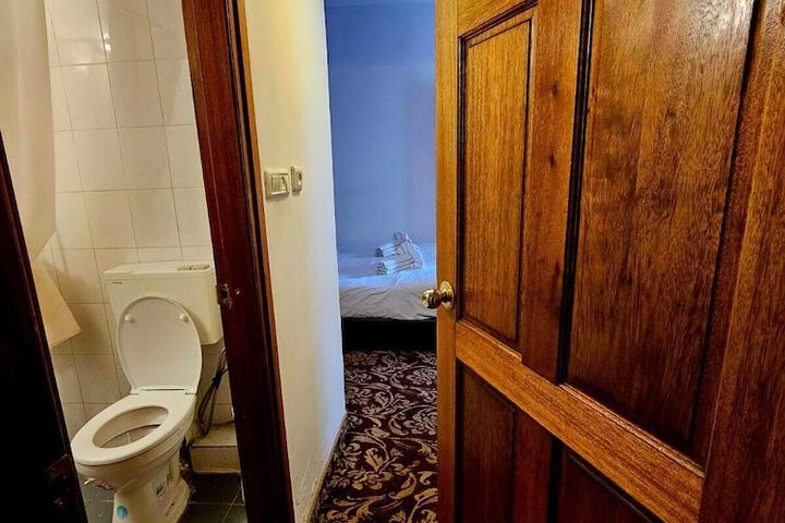 Room 48 of 75