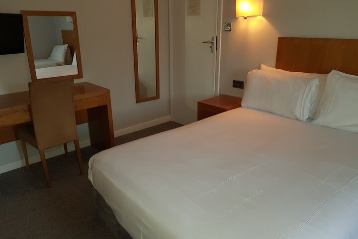 Room 3 of 14